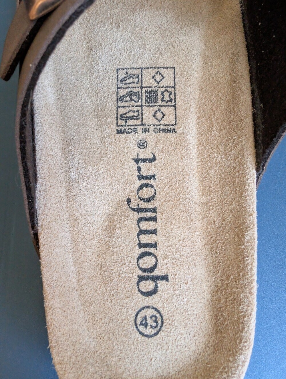 NWT qcomfort Brown Double-Buckle Slide Sandal Women's Size 10.5 - Picture 11 of 13